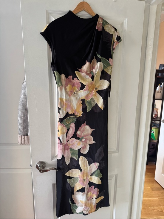 Maggy London Dresses & Skirts - Maggy London Black Midi Dress with Pink & Cream Floral Print